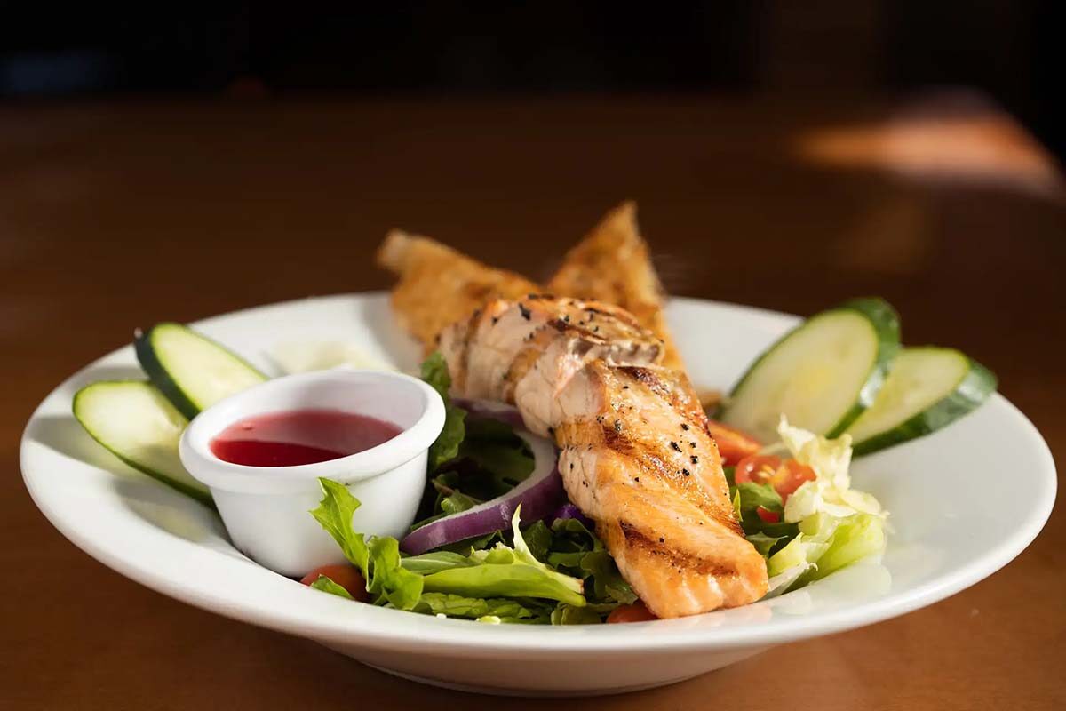 Grilled Salmon Salad